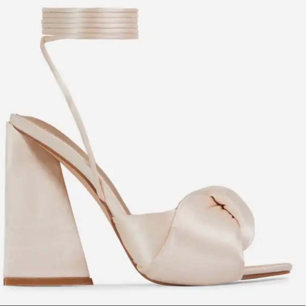 CUSHY KNOTTED LACE UP HEELS